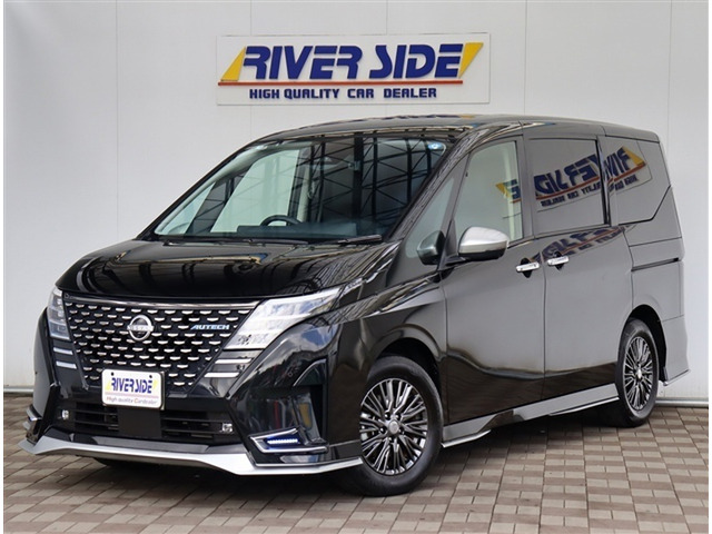 セレナ 1.4 e-POWER AUTECH ワンオーナー純正12.3型ナビフルセグカープ