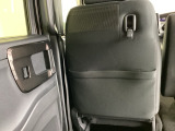 前席背面に、収納ポケットが付いています。