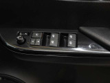 パワーウィンドウで窓の開け閉めもラクラク♪
