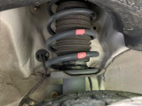 お車を安心してお乗りいただく為には、足回りの定期点検が欠かせません。サービスサポート(有償保証)では無料点検もご提供しており、安心のカーライフをお過ごしいただけるサポート体制が整っています。