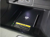 ◆ワイヤレス充電器◆ワイヤレス充電対応のスマートフォンを置くだけで充電が可能でとても便利な機能です。