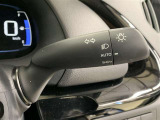 車外の明るさによって自動で点灯・消灯するオートライト