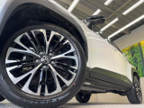 【純正18インチアルミホイール】外観にマッチした純正アルミホイールを装着しております。各種社外アルミホイールや、スタッドレスタイヤも取扱いしております。是非ご相談ください♪