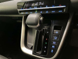 シフトレバー廻りのスイッチ類