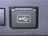 USB端子を装備しております。