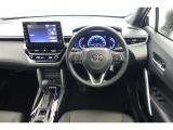 スポーティームード溢れる運転席周りですね。 クイックなドライビングに対応できるよな運転席回りになっています。 ドライブがますます楽しくなりますね!