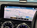 ●純正ナビ:一体感のあるナビは、高級感ある車内を演出してくれます。オーディオ機能も充実しておりますので、運転もより楽しめます♪