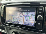 映像の鮮明なフルセグ対応のメモリーナビが装備されています。目的地まで道案内してくれるので初めての場所へのお出かけも安心ですね。