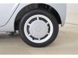 純正14インチスチールホイルでフルキャップです。タイヤサイズは155/65R14になります!