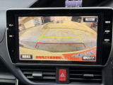 【バックカメラ】運転席から画面上で安全確認ができます。駐車が苦手な方にもオススメな便利機能です。