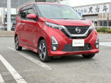 【車検・点検もおまかせください】 お買い上げ頂いたお車の整備も当社工場で行います。ディーラー基準の安心な整備でお客様の車検・点検もサポートします。