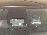 【トヨタセーフティセンス】走行中に前方の車両等を認識し、衝突しそうな時は警報とブレーキで衝突回避と被害軽減をアシスト。より安全にドライブをお楽しみいただけます。