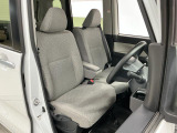 【運転席・助手席】内装ルームクリーニング済みです。しっかり綺麗にしていますので、是非、お確かめください。車に自信があるからこそ、是非一度ご来店頂き内外装も見てもらえると幸いです。