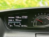 走行可能距離や平均燃費、外気温などを表示で確認でき、運転に必要な情報をまとめて把握できます。速度計と合わせて見やすく、日々の運転をサポートします。
