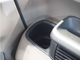 ◆ドリンクホルダー◆手の届きやすい場所にドリンクホルダーがあり、とても便利です。