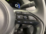 レーダークルーズコントロール(車速追従機能)付きです。車速に応じて追従支援してくれるので、ロングドライブも快適です。詳細は販売店スタッフまでおたずねください。
