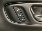 パワーシートは電動で細かく位置を調整でき、ドライビングポジションを快適な位置に合わせられます♪ メモリ機能付きで2パターンまでポジションの記憶ができとても便利です!