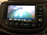 バックカメラの画像です。ガイドラインがスムースな車庫入れをサポートいたします。車庫入れの安心感がアップしますね。