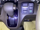 運転席周辺のスマートなレイアウトが、操作のしやすさを実現。快適なドライブをサポートします。