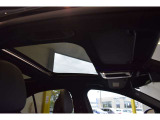 メルセデス独自の厳しいチェックを通過したクルマのみ「サーティファイドカー(認定中古車)」と呼ばれます