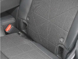 ◆ISOFIX◆シートベルトいらずでチャイルドシートと固定金具を連結するだけでガッチリ固定できます。