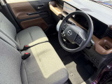 運転席も広々、ドライブも楽しめますね♪実際お座りいただくのが、分かりやすいと思います。お気軽にご来店ください!