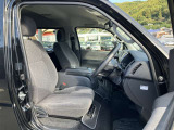 運転席・助手席です
