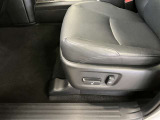 パワーシート搭載。微妙な調整が手軽にでき、ピッタリなポジションで運転することが可能です。