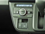 オートエアコンを装備しておりますので、四季を通じて車内を快適な温度に保つことが出来ます!高級感が有りますね!