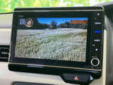 テレビ番組を画面で視聴できる装備です。停車中の待ち時間に映像を楽しめるため、車内で過ごす時間にも活用できます。操作画面も見やすく、日常に取り入れやすい一台です。