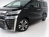 ★展示前点検実施★特殊な機材も用いて、前車点検を実施しております!