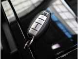 自社工場を3拠点完備しております。重整備やカスタムを始め、ご購入後のお車のメンテナンスも弊社にお任せください。