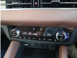 【車屋】として、長く車業界に従事した経験豊富なスタッフが多数在籍しております。