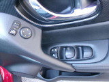 専門のスタッフがクリーニングしますので、とてもキレイなお車です。