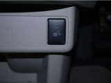 運転席シートヒータースイッチ