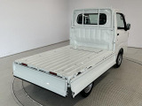 【3方開】荷台のゲートは3方向に。シーンに合わせ、効率よく荷物の積み下ろしが行えます♪