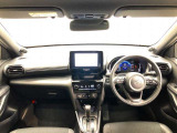 シンプルながら機能性あふれる運転席廻りです。視界性もよく、運転しやすいですよ。