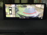 360&deg;ビューモニターでは前後左右4つのカメラ映像をさまざまな走行状況に応じて切り替えてセンターディスプレイに表示することで、駐車時や狭い道でのすれ違い時、見通しの悪い交差点進入時でも安心感を高めます