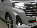 LEDヘッドライトです。デザイン性がよくとても明るいので、夜間の走行や悪天候でも安心です。しかも長寿命!