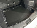 ラゲッジアンダーボックスも装備されております。荷物を載せたり、荷室が広くなりますので大型荷物も載せることができます。