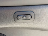 運転席のパワーシートには2パターンのメモリ機能付きです。