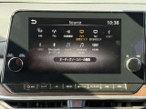 AppleCarPlay/AndroidAuto iPhoneやAndroid搭載のスマートフォンをナビ画面で直接操作。音楽を聴く目的地までのルートを調べる電話をかけるメッセージの送受信を行えます。