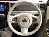 インテリアに合わせたデザインのステアリングは、運転される方のことも考え、運転しやすい形状、大きさです。是非一度、実際に触ってお確かめください。