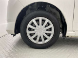タイヤサイズは 155/70 R13 です。