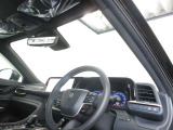 見通しのよいすっきりとした視界で、誰でも運転しやすいです。運転のしやすさは疲れにくさにも繋がりますよ♪