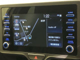 ディスプレイオーディオ装着車。ディスプレイとスマホを連携で、様々なアプリを使用できます。マップのアプリを繋げて、ナビゲーションとして使用できます。