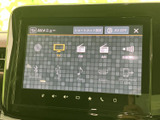 AVメニューにはテレビやラジオ、Bluetooth、USBなど複数の項目が表示されています。利用したい音源を画面から選びやすく、普段の移動中も好みに合わせた音楽や音声を楽しめます。