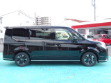 初回車検までの新車保証が継承されます。保証料をご負担いただくことで、保証を延長して頂くことも出来ます。詳しい内容につきましてはお気軽にお問い合わせ下さい。