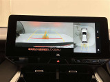 いまや必須装備「ナビゲーション」搭載!知らない場所にスイスイッとドライブ。もう、これなしではハンドルを握れませんね!でも運転中の操作は危険ですのでご注意ですね☆