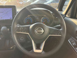 ステアリングスイッチ搭載!ハンドルひとつで手を離さなくても運転中視線をそらさなくても操作が出来て便利です